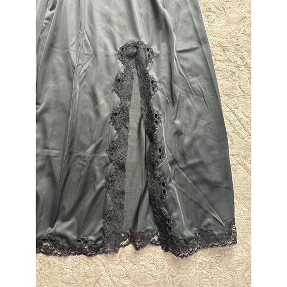 Vintage Black Nylon Half Slip Skirt w/ Lace Trim & Slit โ Size XS โ 32โ Length - Picture 3 of 4